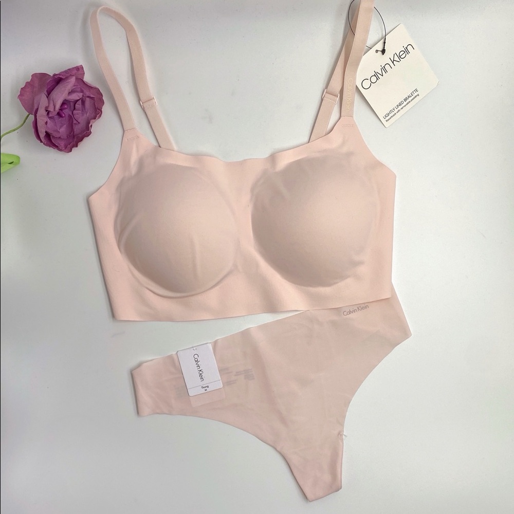NWT  Invisibles Wirefree Retro Bralette thong Set
